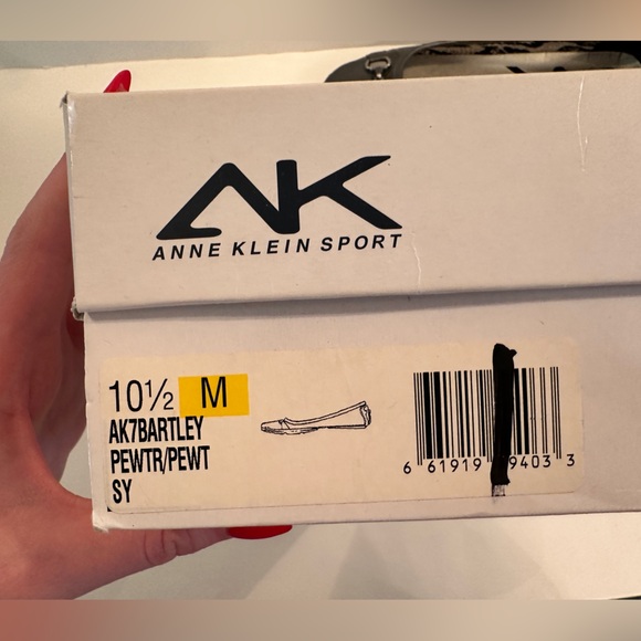 Pewter gray flats Ann Klein ** AS IS** - Picture 9 of 10